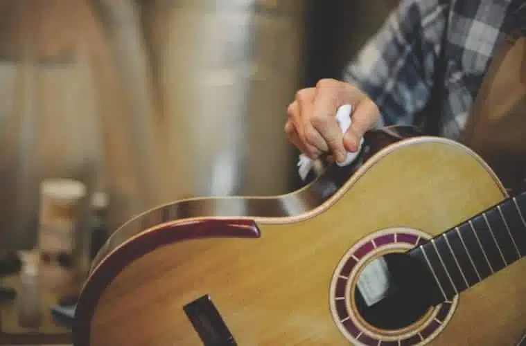 Guitar Finish with SHELLAC