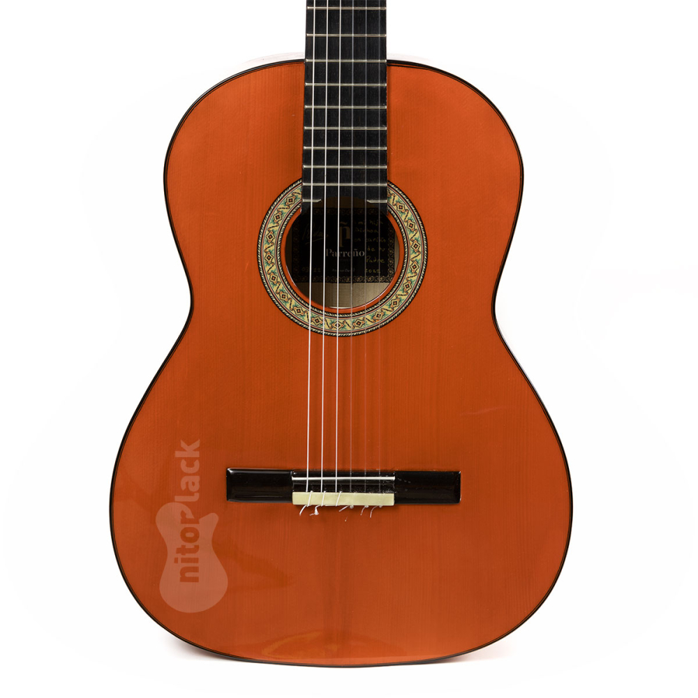 caramel colored guitar